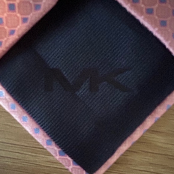 Michael Kors silk tie - Picture 3 of 3